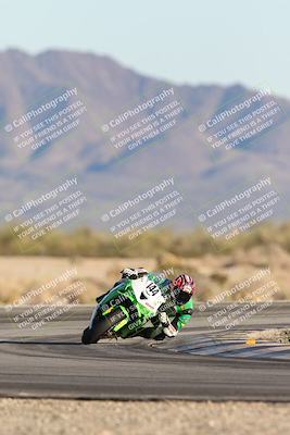 media/Dec-07-2025-CVMA (Sun) [[3e7d2de5dc]]/Race 16-Formula Middleweight/